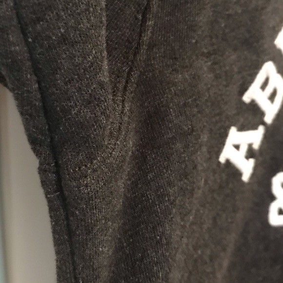 Abercrombie & Fitch sweatshirt - Picture 6 of 6